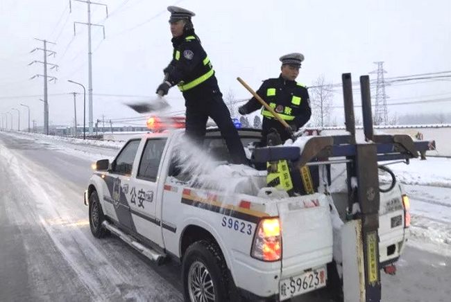 交通安全设备制造，保障道路安全的关键环节